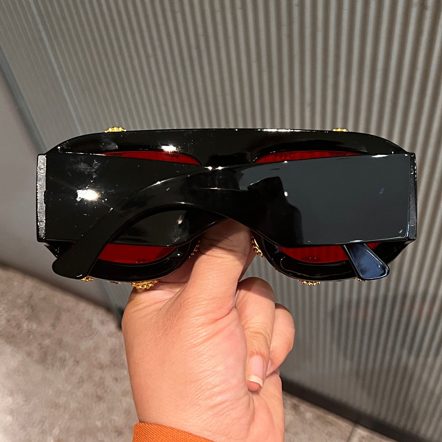 Damen Glamouröse Sonnenbrille mit funkelndem Kristallrahmen Karnz