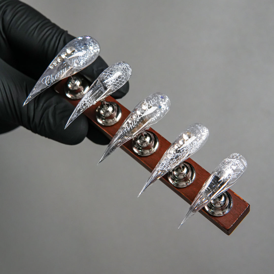 Skulptierte Stiletto Press-On Nagelspitzen