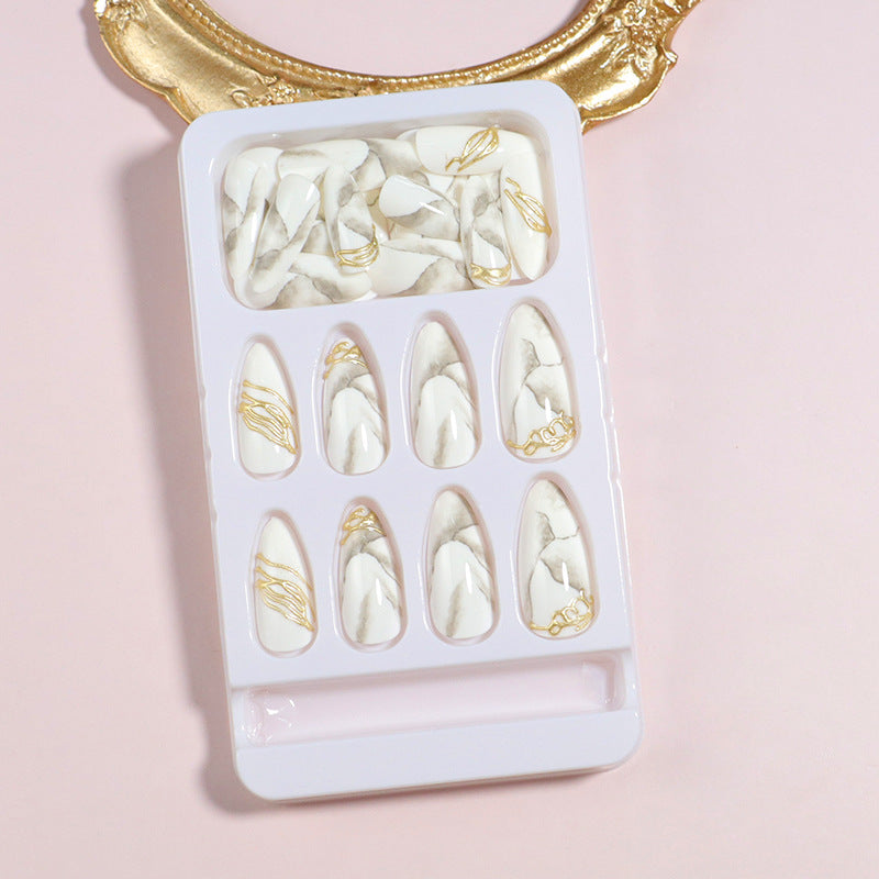 DIY Elegantes Aufklebenägel-Set Karnz