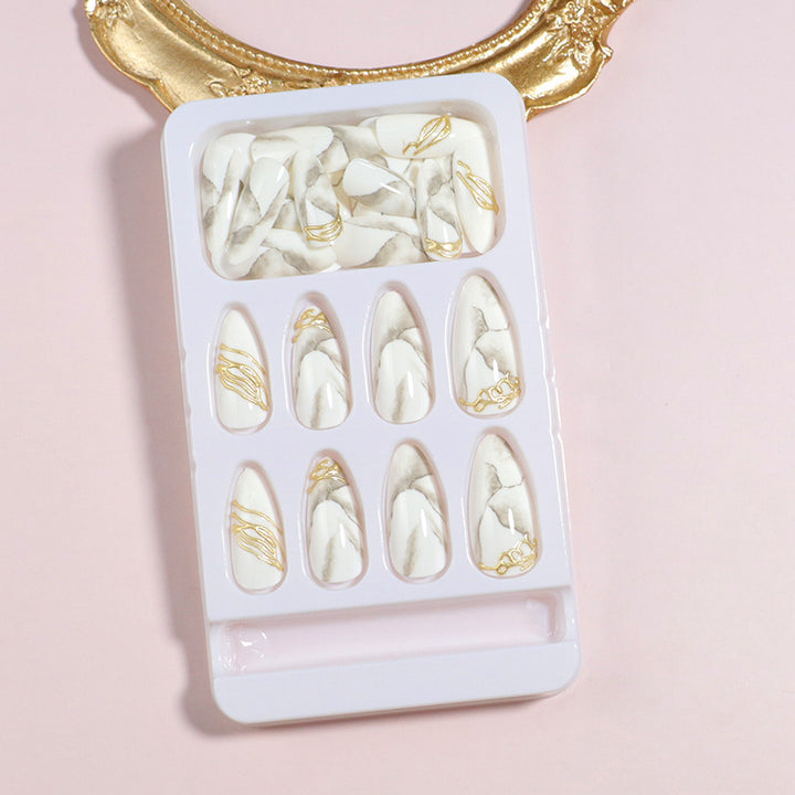 DIY Elegantes Aufklebenägel-Set Karnz