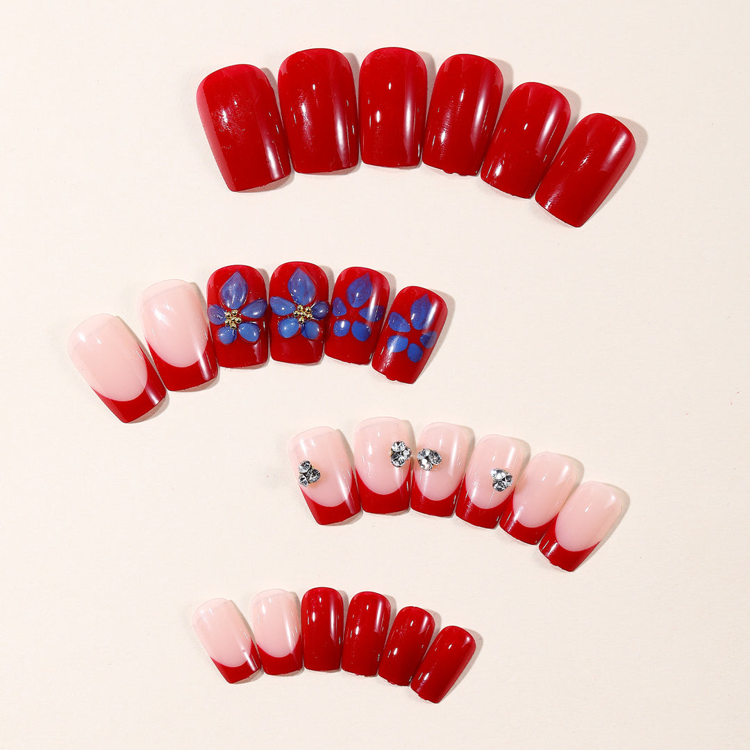 Künstlerisches Nageldesign-Kit mit floralen Akzenten Karnz