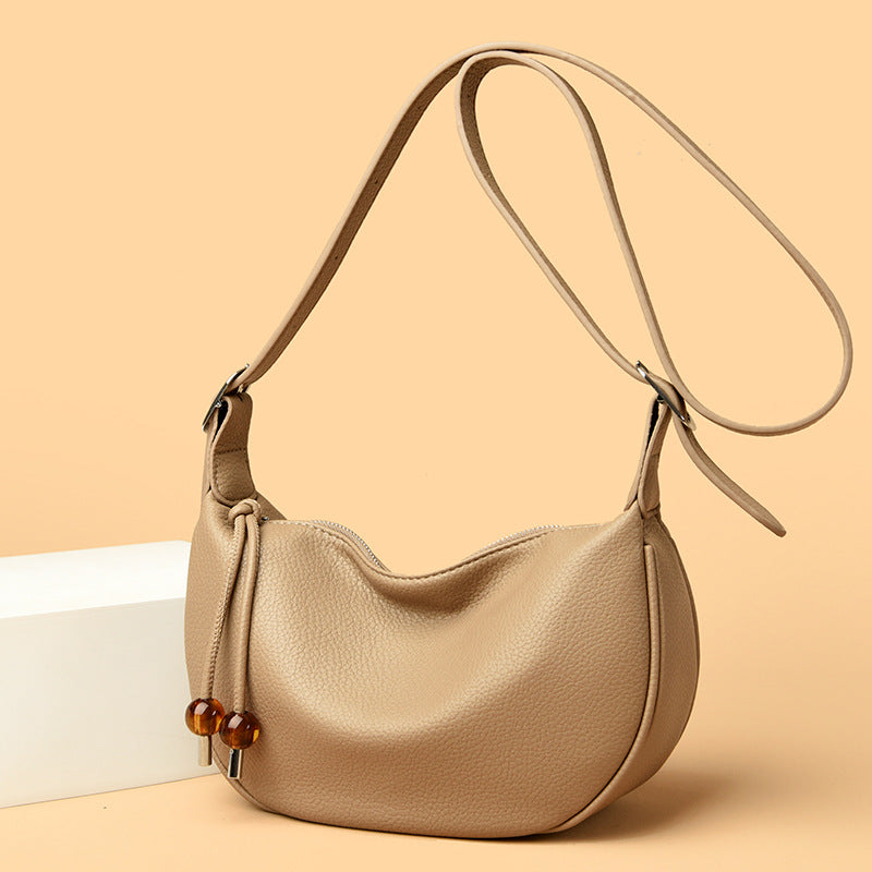 Lässige strukturierte Leder-Slingtasche Karnz