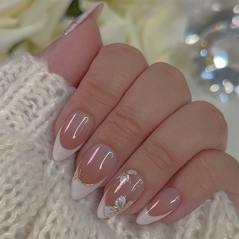 Floral Design Press-On Nail Set mit Eleganten Französischen Tipps Karnz