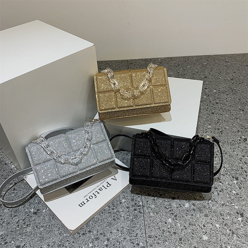 Strukturiertes Abendhandtasche mit Kettengriffen