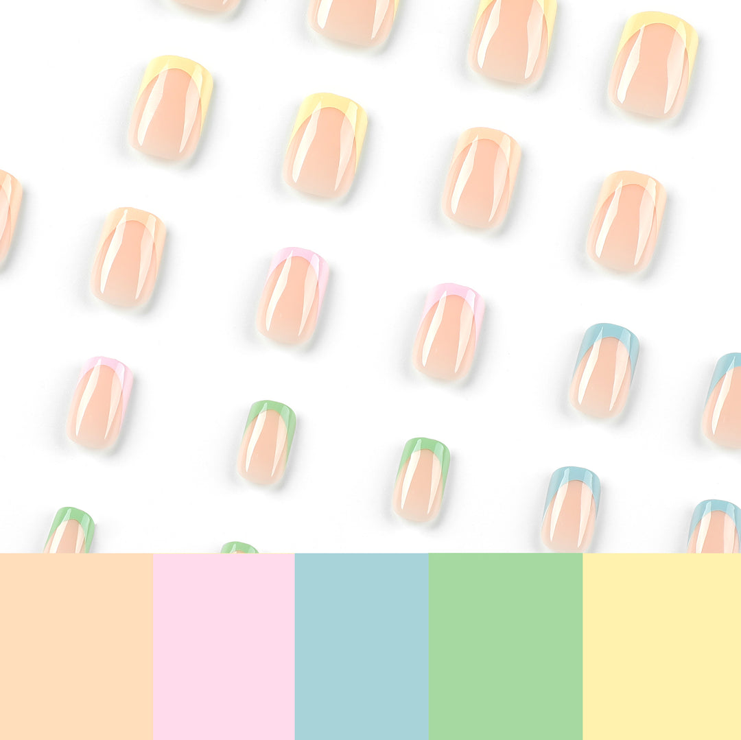 Kunstvolle Nagelverzierung mit zartem Gradient und eleganten Spitzen Karnz