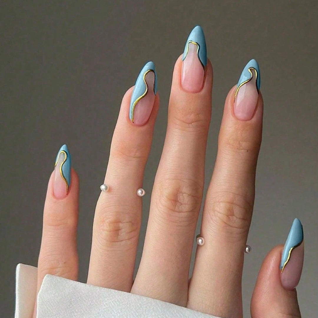 Elegante Kunstnagelspitzen mit stilvollem Design Karnz