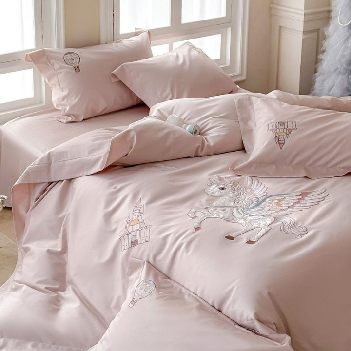 Luxuriöses Satin-Bettwäsche-Set mit gesticktem Einhornmotiv und Märchenschloss-Applikation
