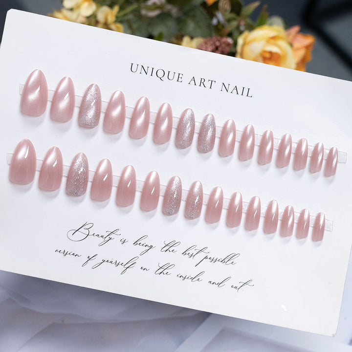 Press-On-Nagelset mit Glitzerakzenten