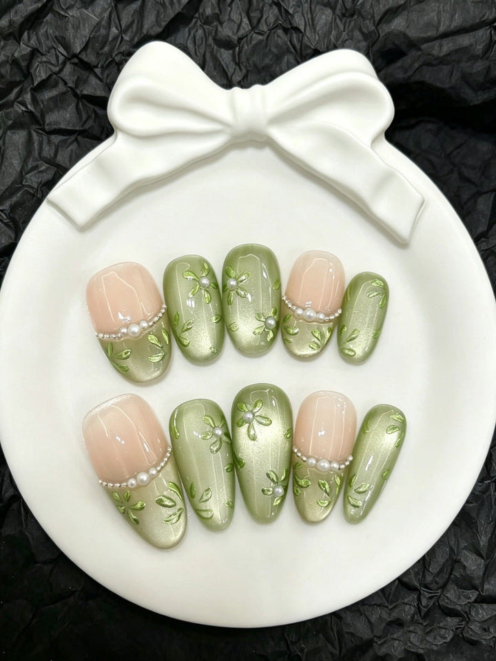 Floral Press-On Nagelkunstset mit Perlenakzenten