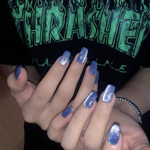 Glitzernde Funkel-Press-On-Nägel Karnz