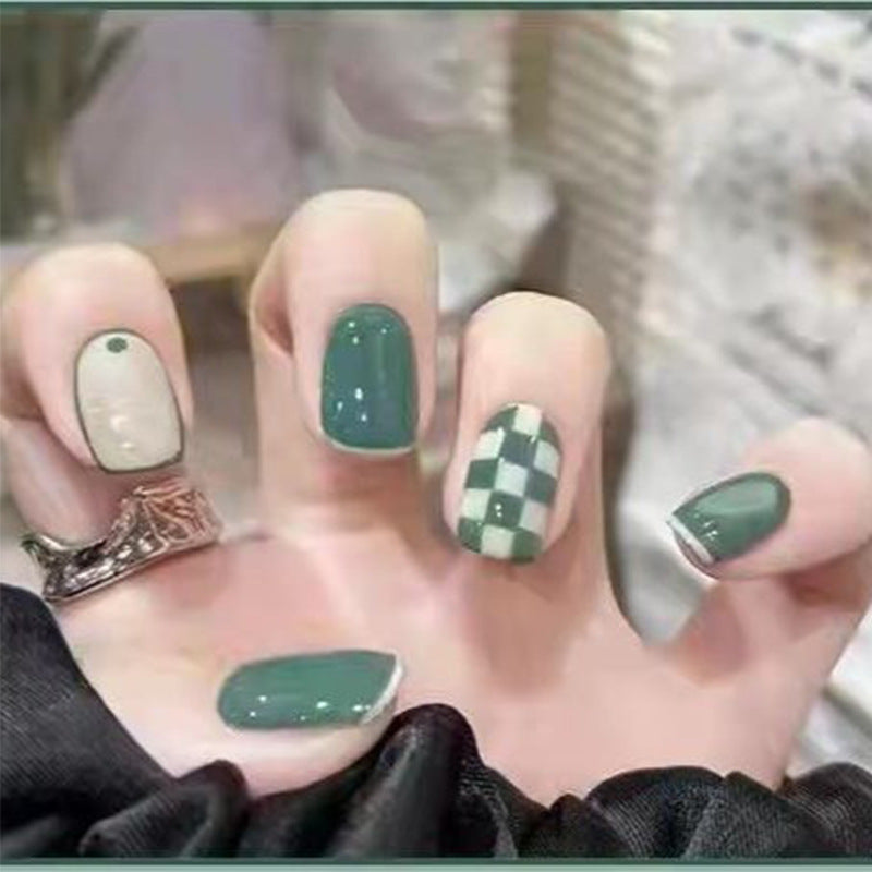 Glänzende Gel-Nagelerweiterungen Karnz
