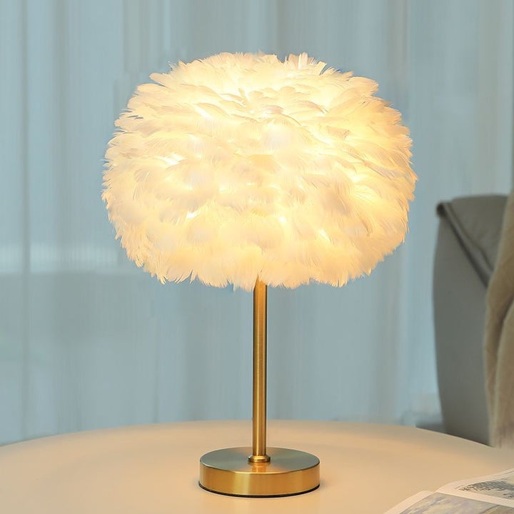 Federlampe mit Kristallakzenten