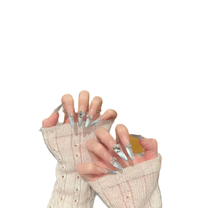 Modische Stiletto-Nagelerweiterungen