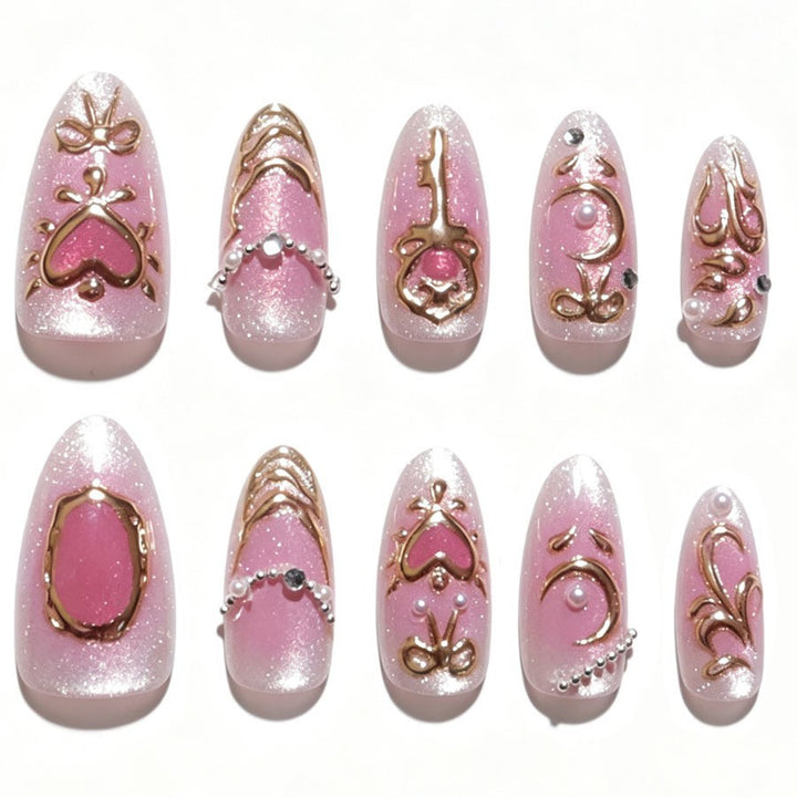 Kunstnagelset mit romantischen Verzierungen Karnz