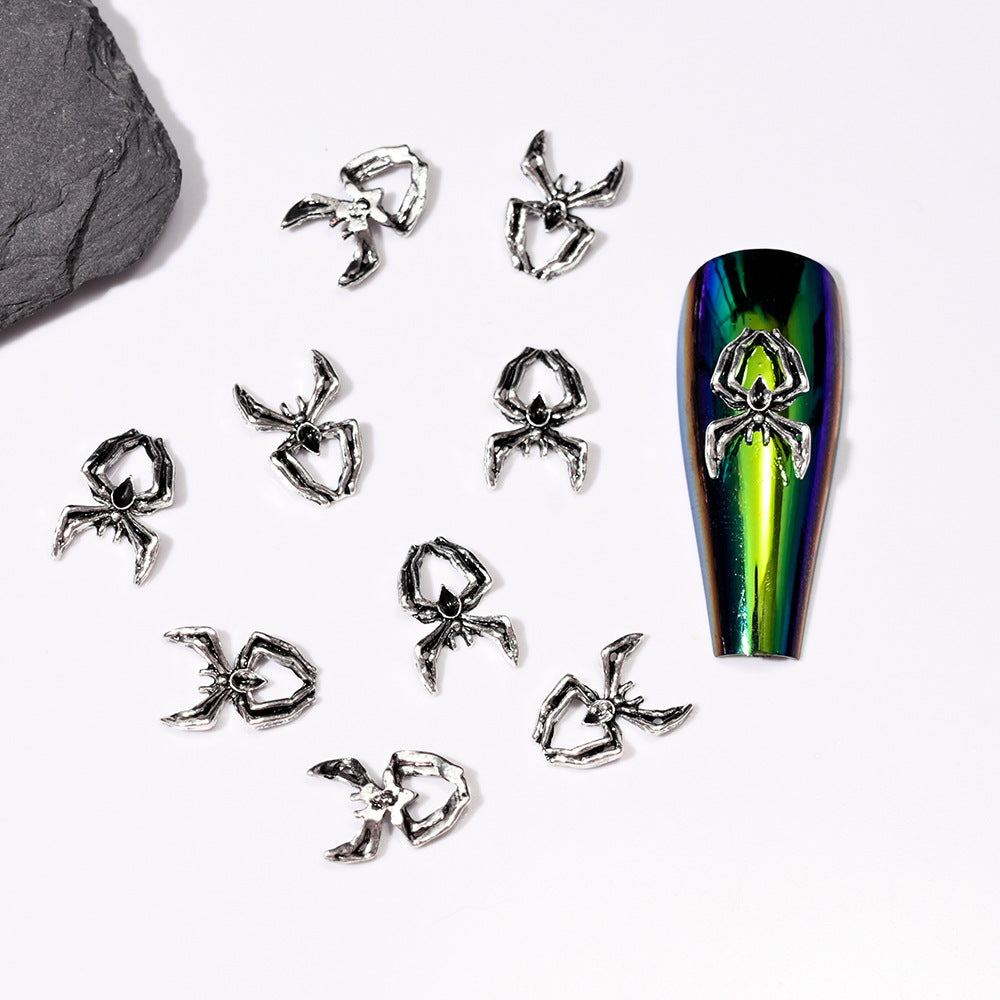 Kreuzförmige Nagelkunst-Verzierungen