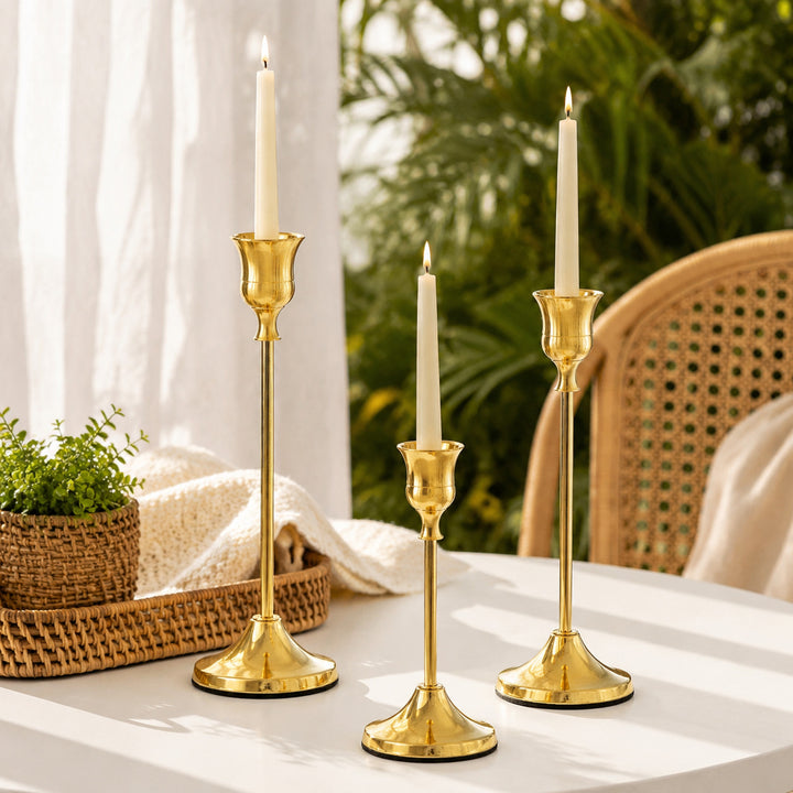 Elegante goldene Kerzenhalter Set