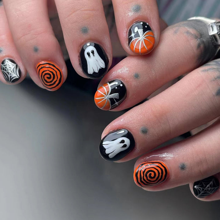 Kunstnagelset mit kreativen Halloween-Motiven Karnz