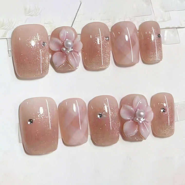 kunstvolle Nagelset Karnz