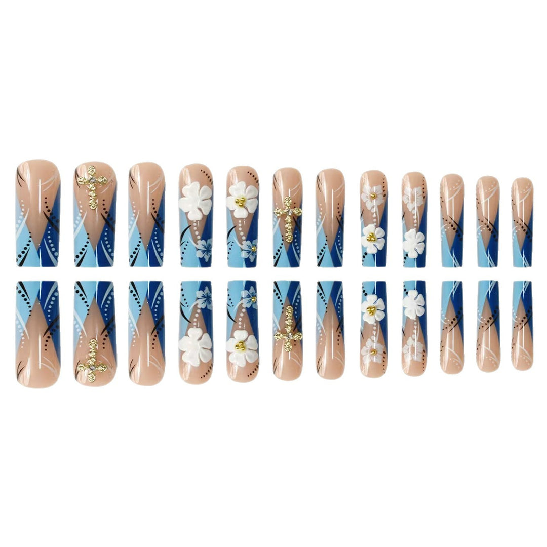 Künstlerische Nagelkunst Karnz