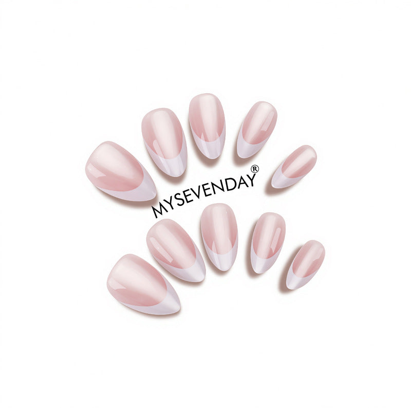 Elegante French Tip Press-On Nagelkunst Karnz