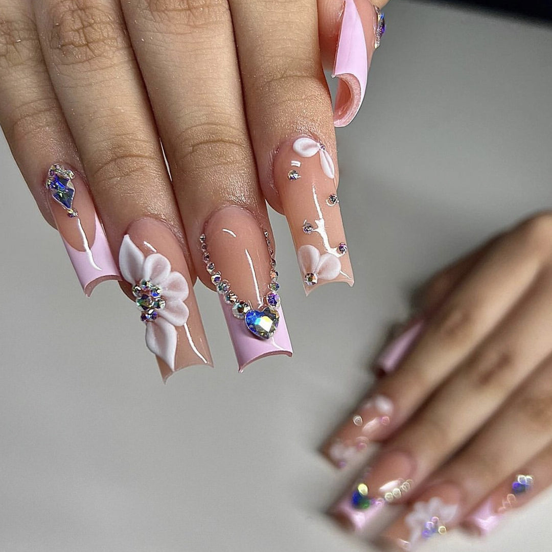 Dekorative Nagelkunst Karnz