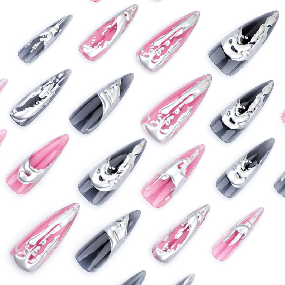 Kreative Stiletto-Nägel mit einzigartigen Metallic-Details Karnz