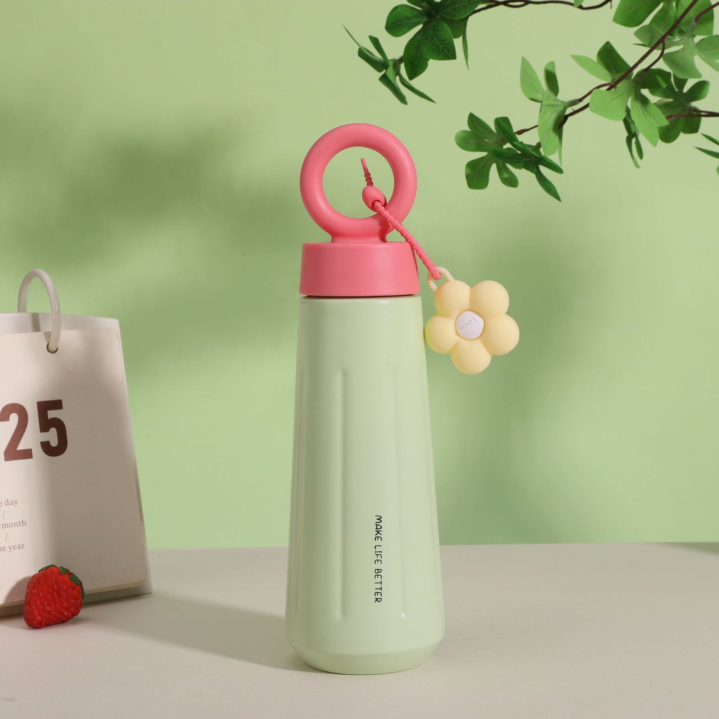 Damen stilvolle Kunststoff-Trinkflasche mit Charm Karnz