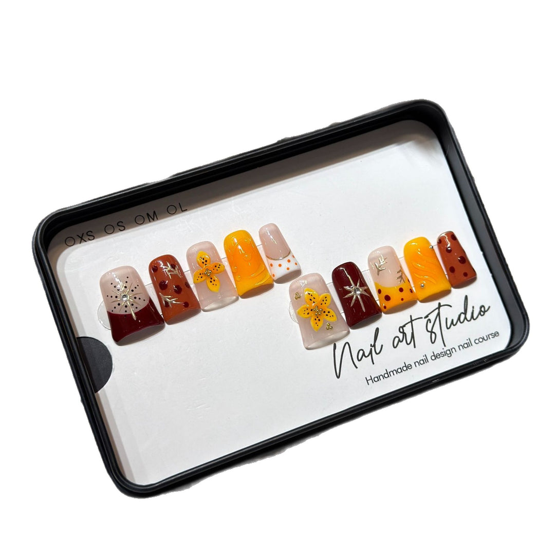 Handgemachtes Blumenausdrück-Nagelset Karnz