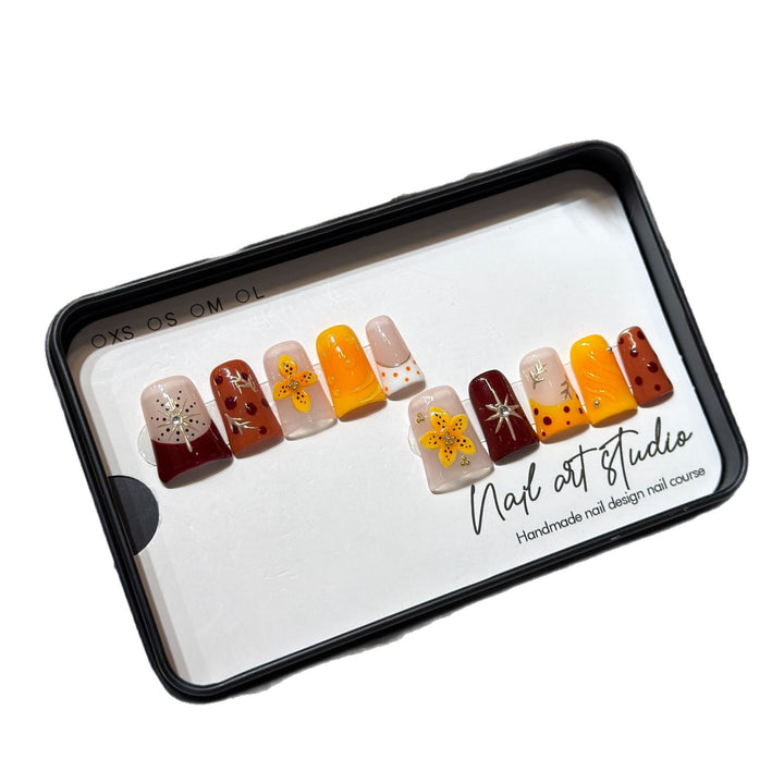 Handgemachtes Blumenausdrück-Nagelset Karnz