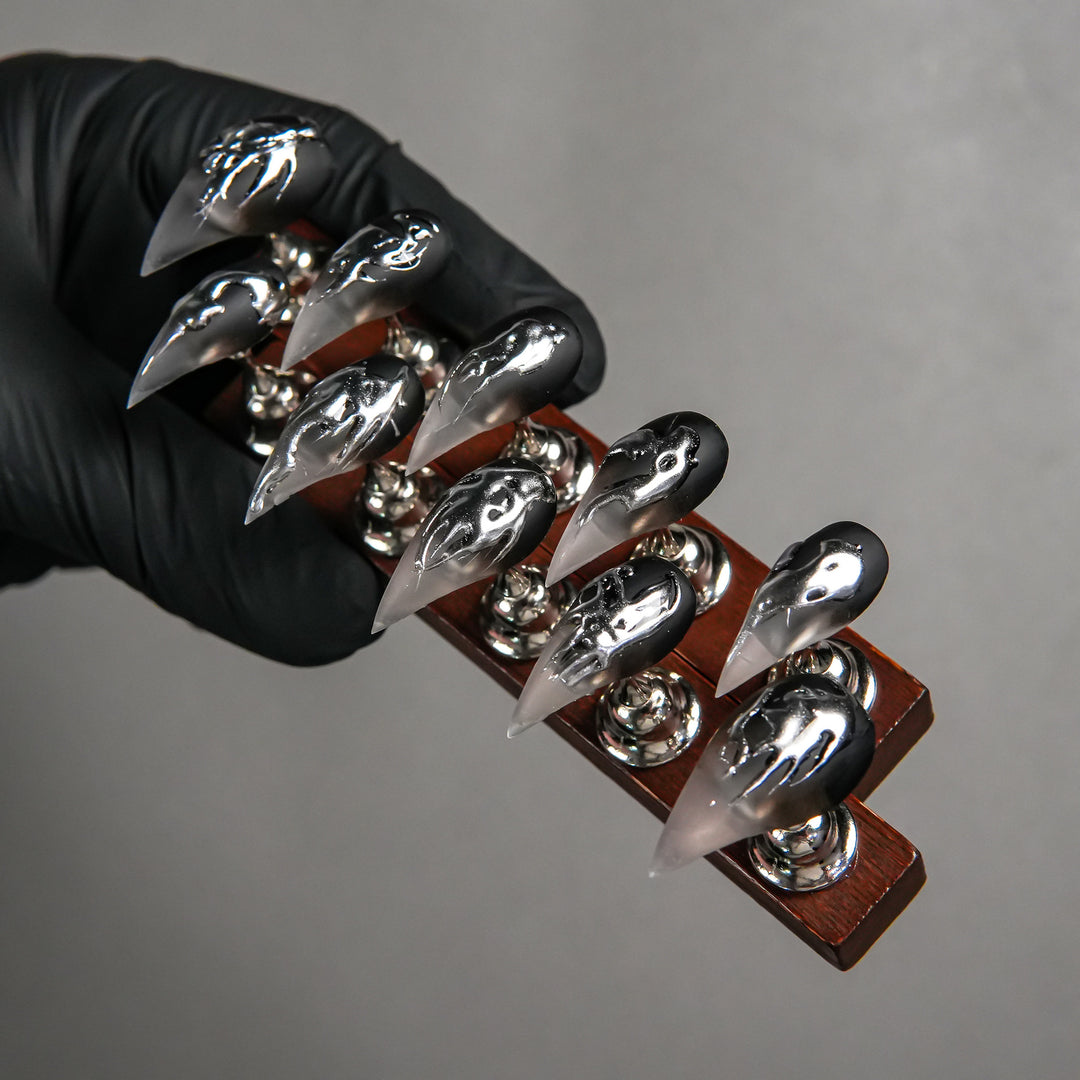 Künstlerisches Stilett-Press-On-Nagelset mit einzigartigem gotischem Design