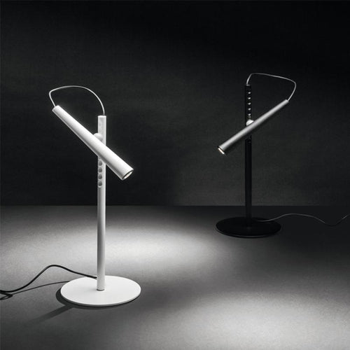 Verstellbare LED Schreibtischlampe mit elegantem Design