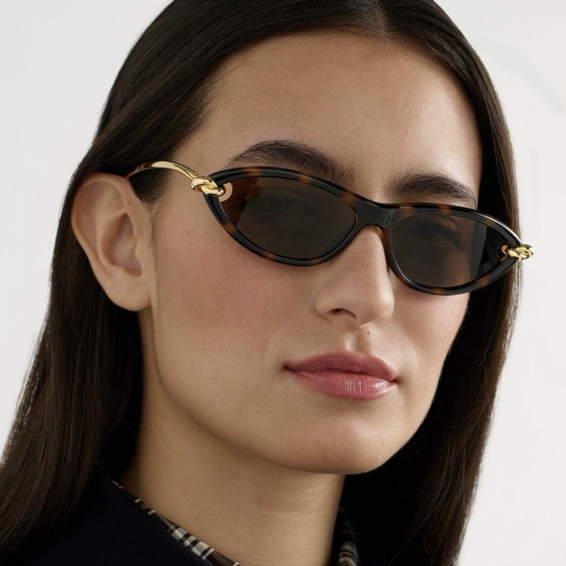 Damen Cat-Eye Sonnenbrille mit elegantem Metallrahmen und schützendem UV-Filter Karnz