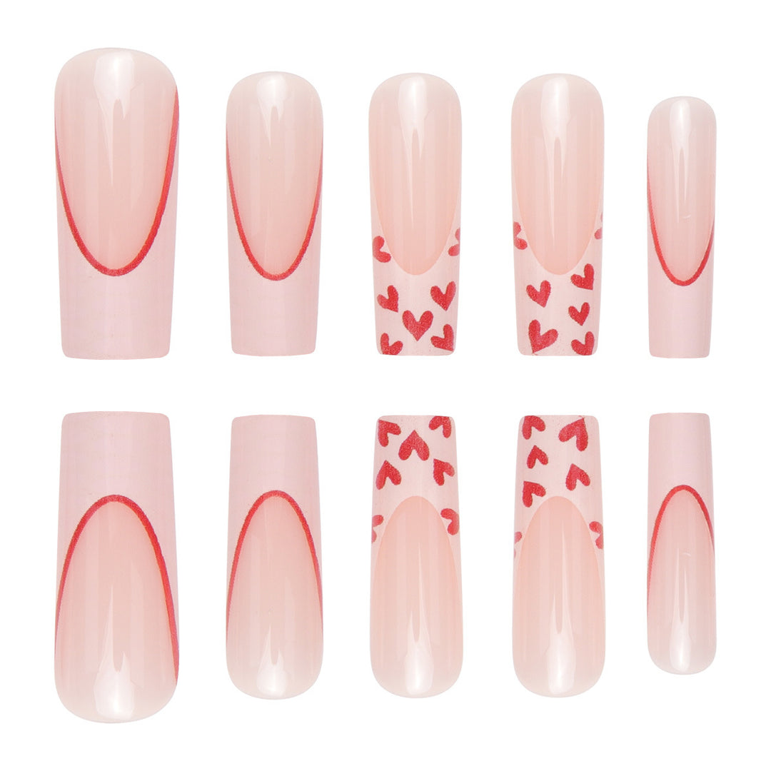 Romantisches Herzakzent Press-On Nagelset Karnz