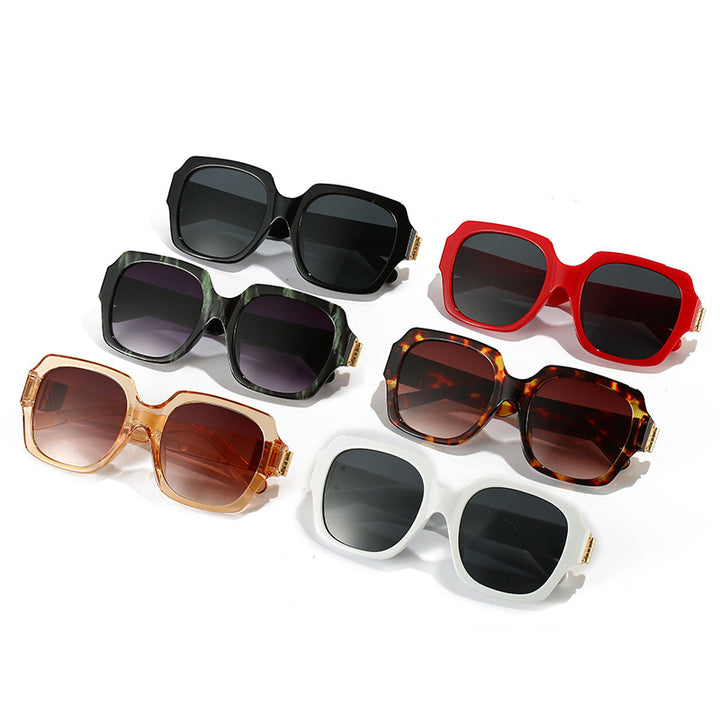 Damen modische oversized Sonnenbrille mit luxuriösen Metallelementen Karnz