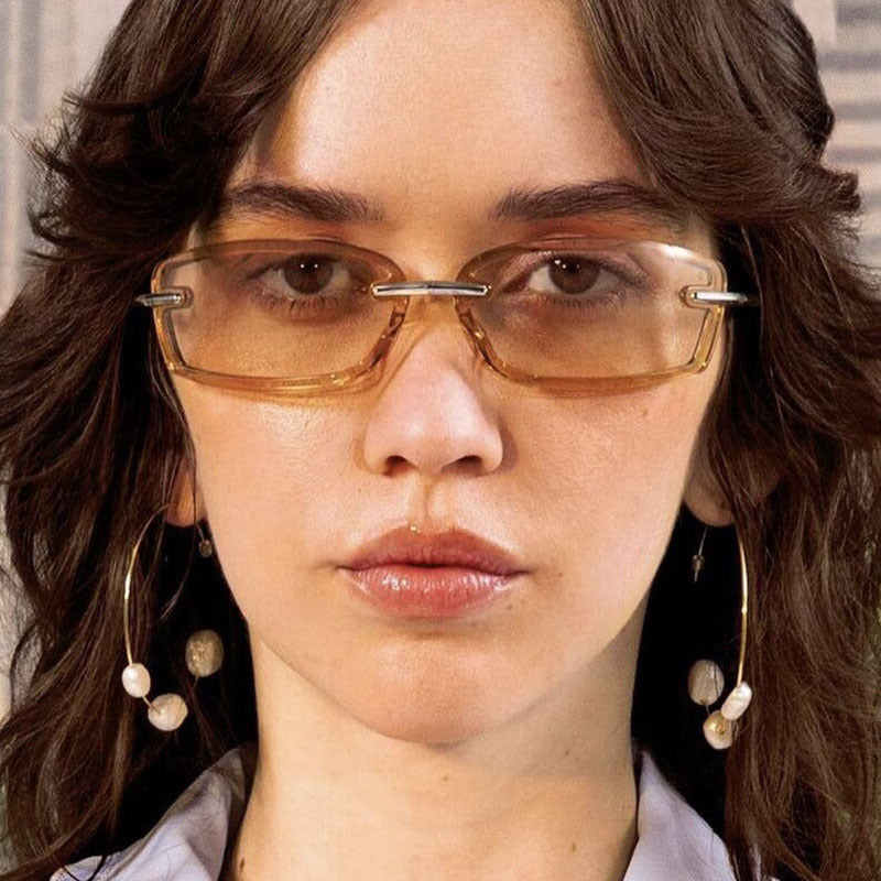 Damen modische Sonnenbrille mit hochmodernem Design und UV-Schutz Karnz