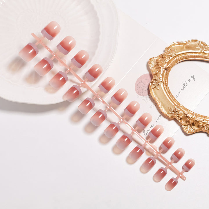 Elegantes Ombre-Nagelkunst-Press-On-Set Karnz
