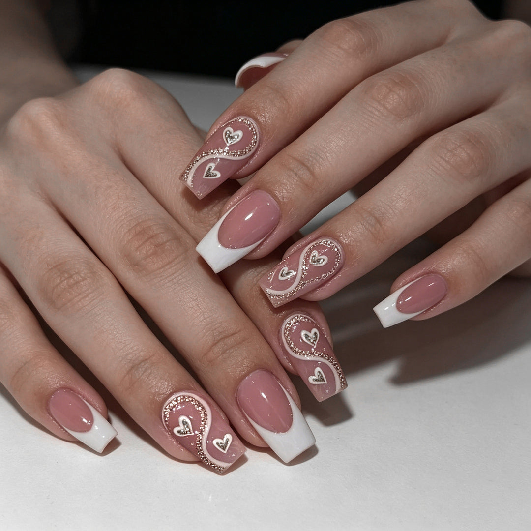 Artistische Herz-inspirierte Nagelverschönerungen Karnz
