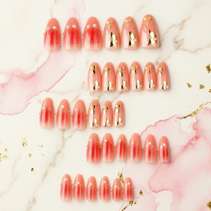 Kunstvolle Nagelspitzen mit Elegantem Goldschmuck Karnz