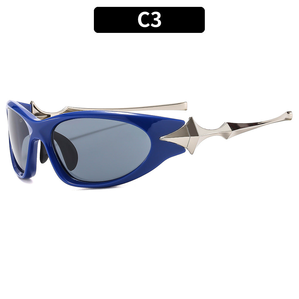 Futuristische Shield Sonnenbrille mit metallischen Akzenten
