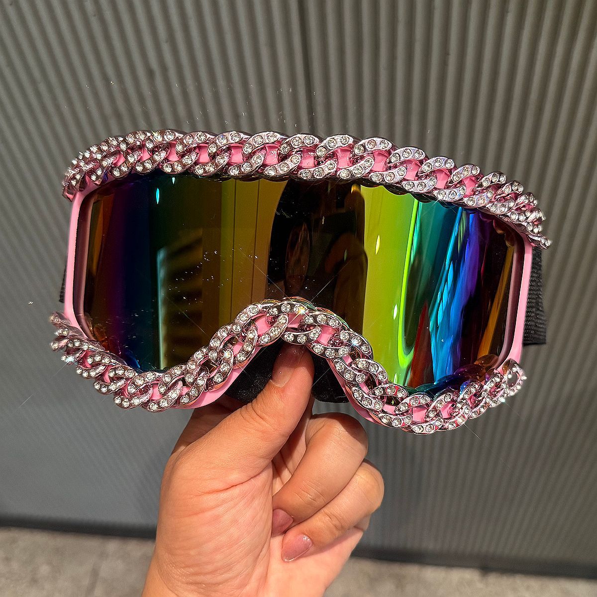 Damen Sportlich elegante Skibrille mit strassverziertem Rahmen Karnz