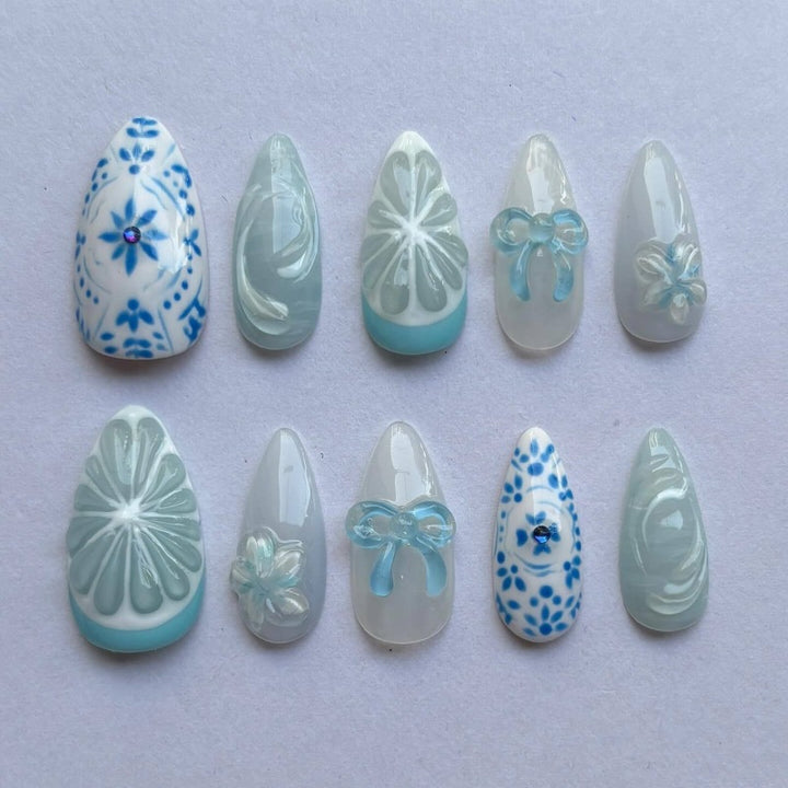 Elegantes Floral-Design Press-On Nagelset Karnz