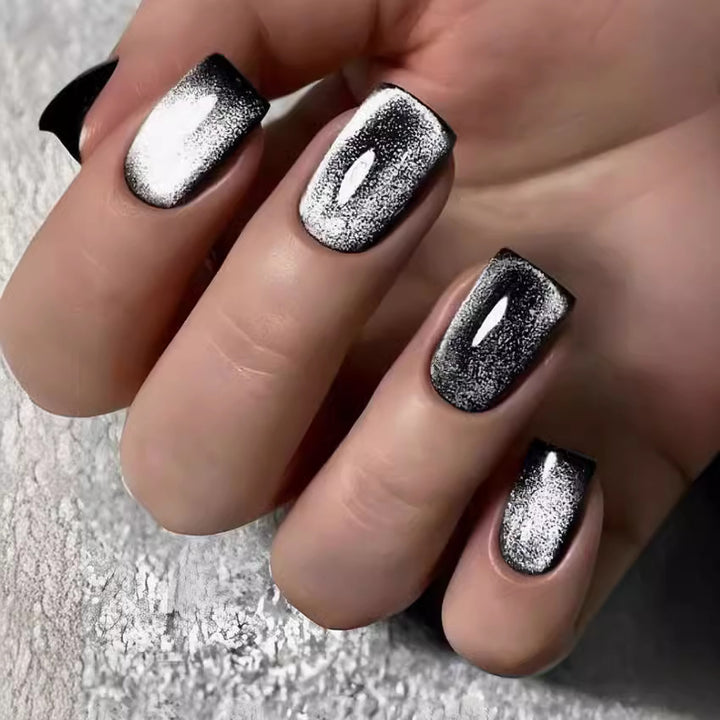 Elegantes Glänzendes Press-On Nagelset Karnz