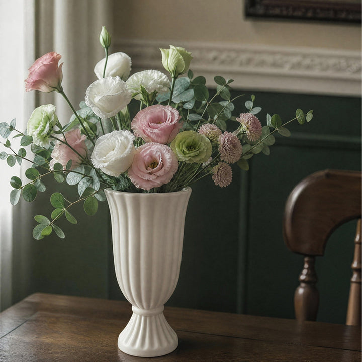 Majestätische gerippte dekorative Vase Karnz