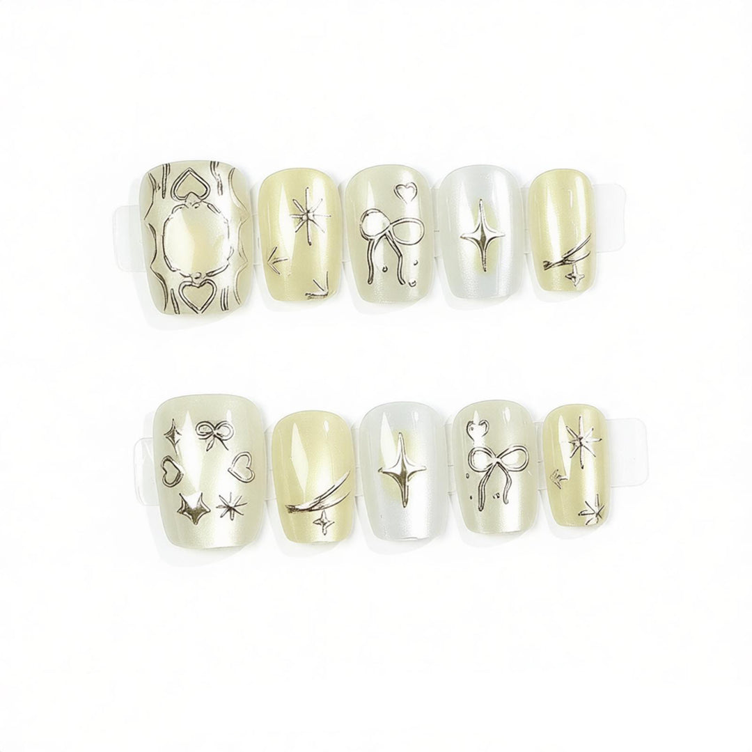 Creative Press-On Nail Art Set mit einzigartigen silbernen Mustern Karnz