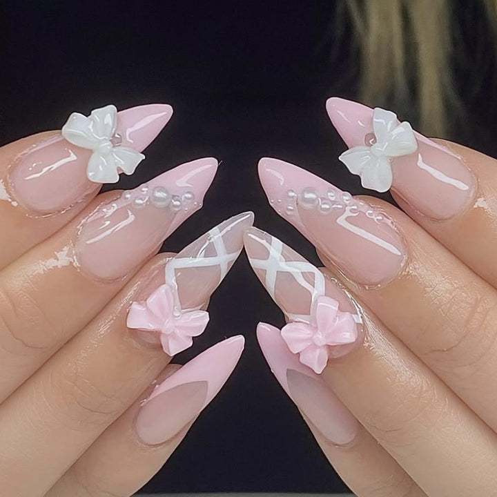 Elegante florale Stiletto-Nagelkunstverlängerungen Karnz