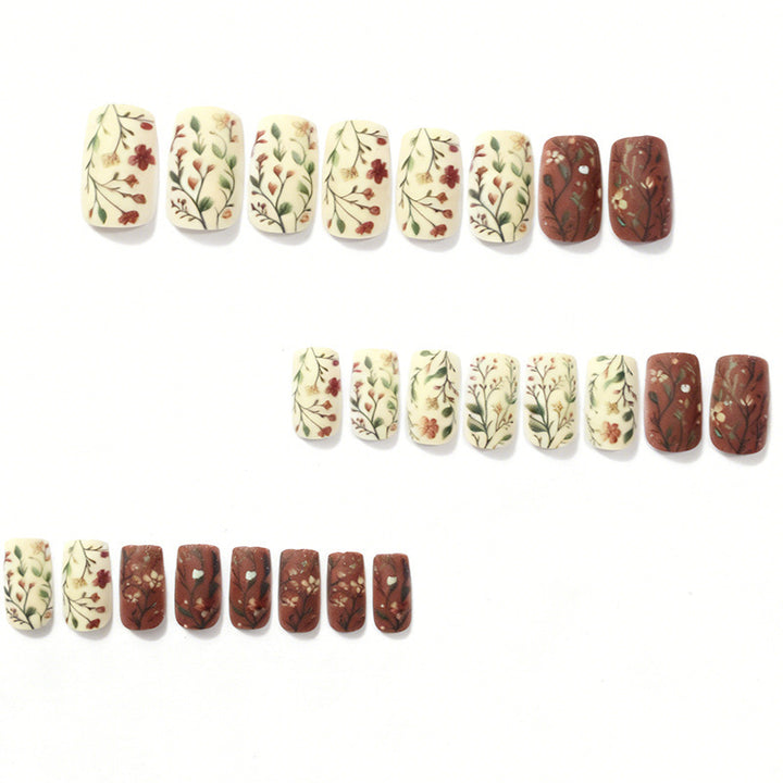 Natur-inspirierte Kunstnägel Karnz