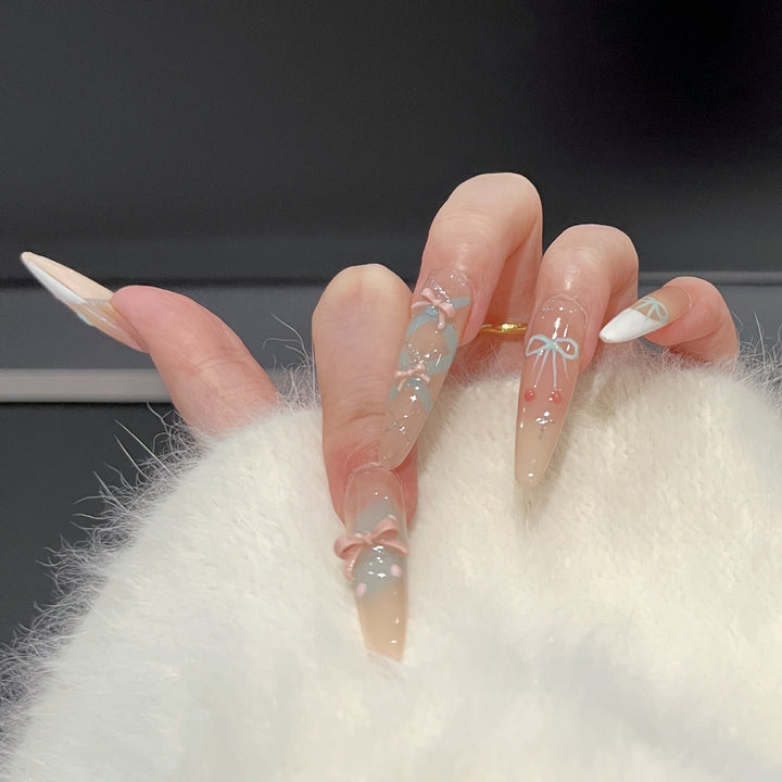 Ausführliches dekoratives Press-On-Nagelkunst-Set Karnz