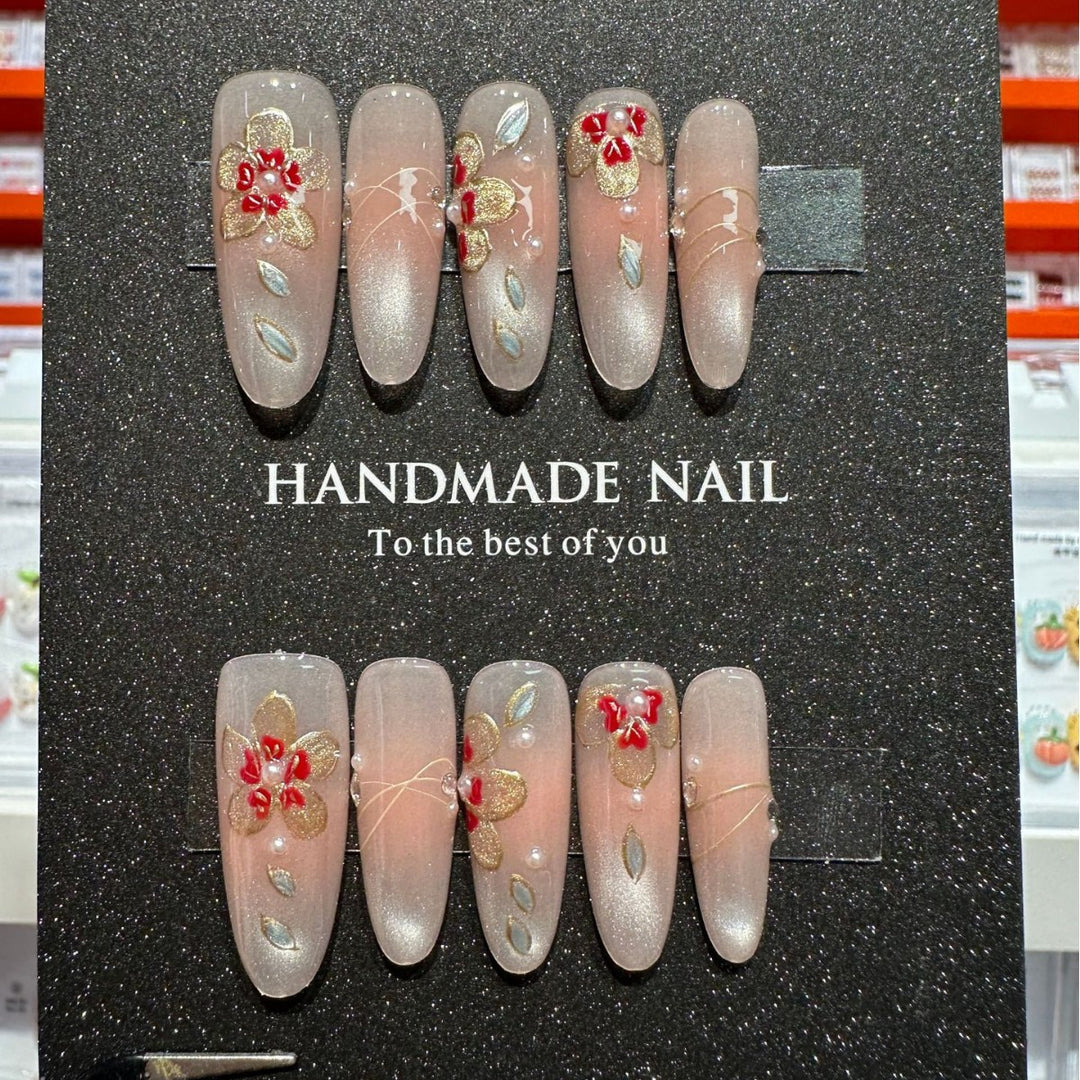 Handgemachter Floral Press-On Nail Set mit 3D-Blumen- und Edelsteinakzenten