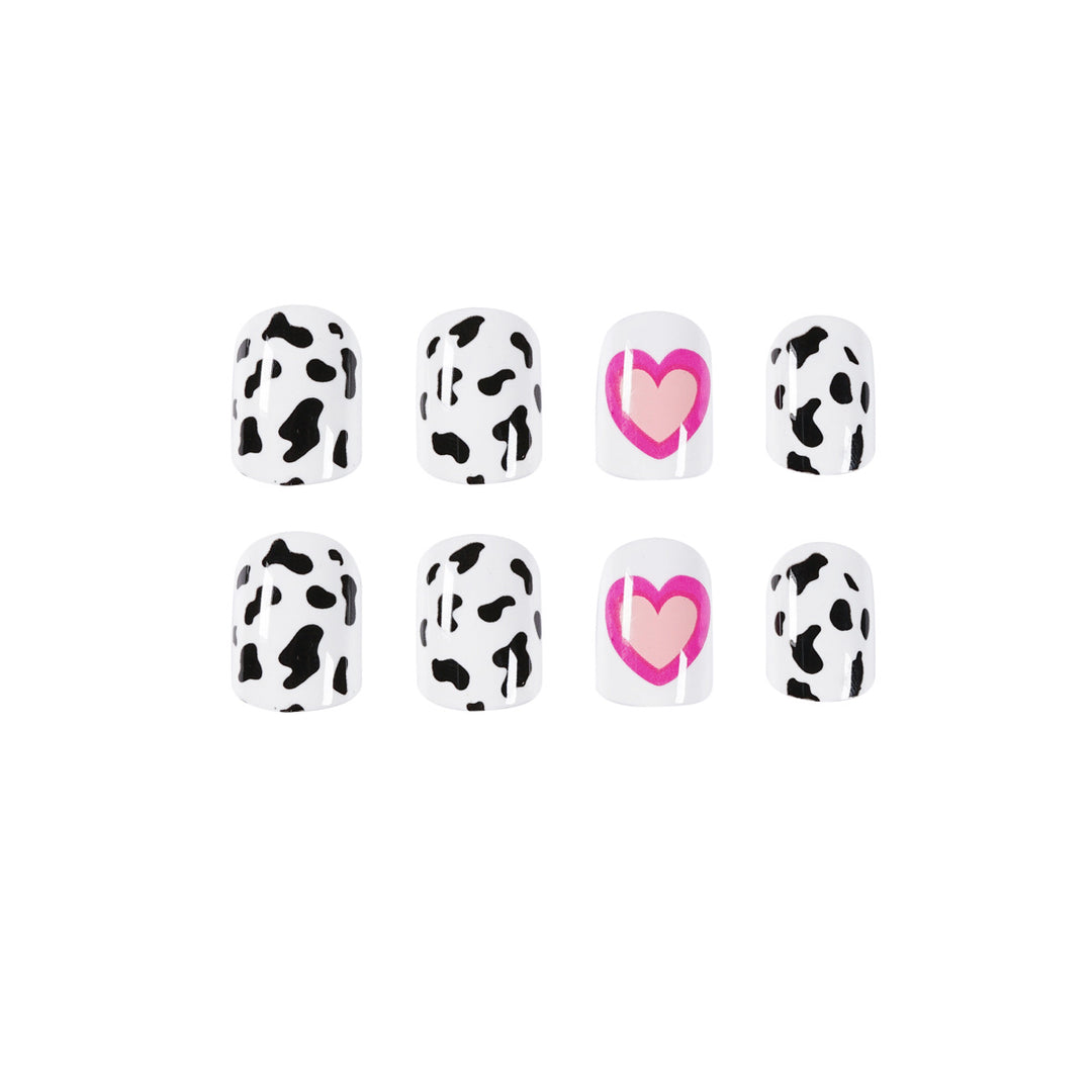 Kreative Nagelkunst mit Herz- und Tiermustermotiv Karnz