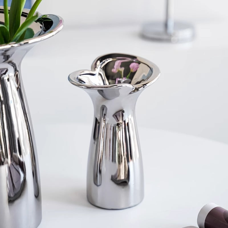 Elegante und moderne Keramikvase Karnz